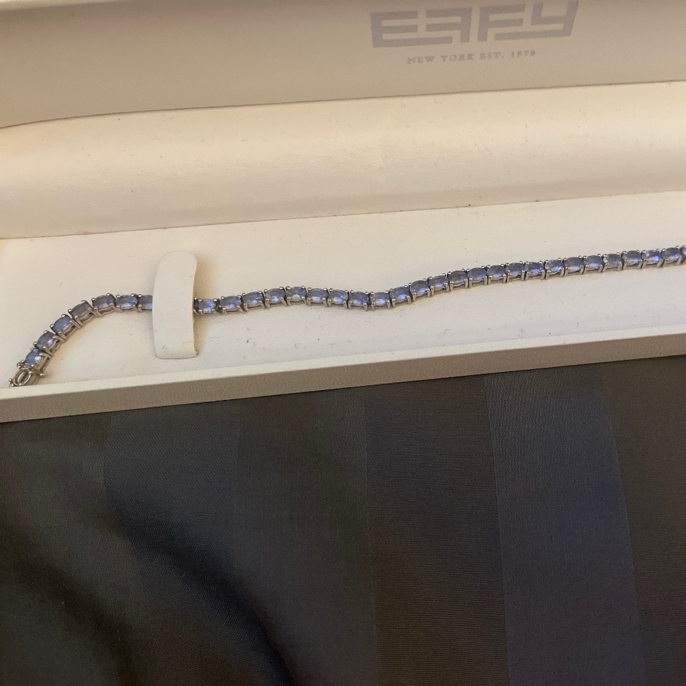 Tennis bracelet